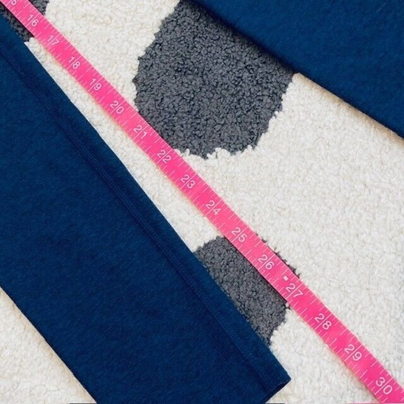 Outdoor Voices $85 Womens XS Blue Black 3/4 Two Tone Warmup Legging Active Pants - Picture 11 of 12